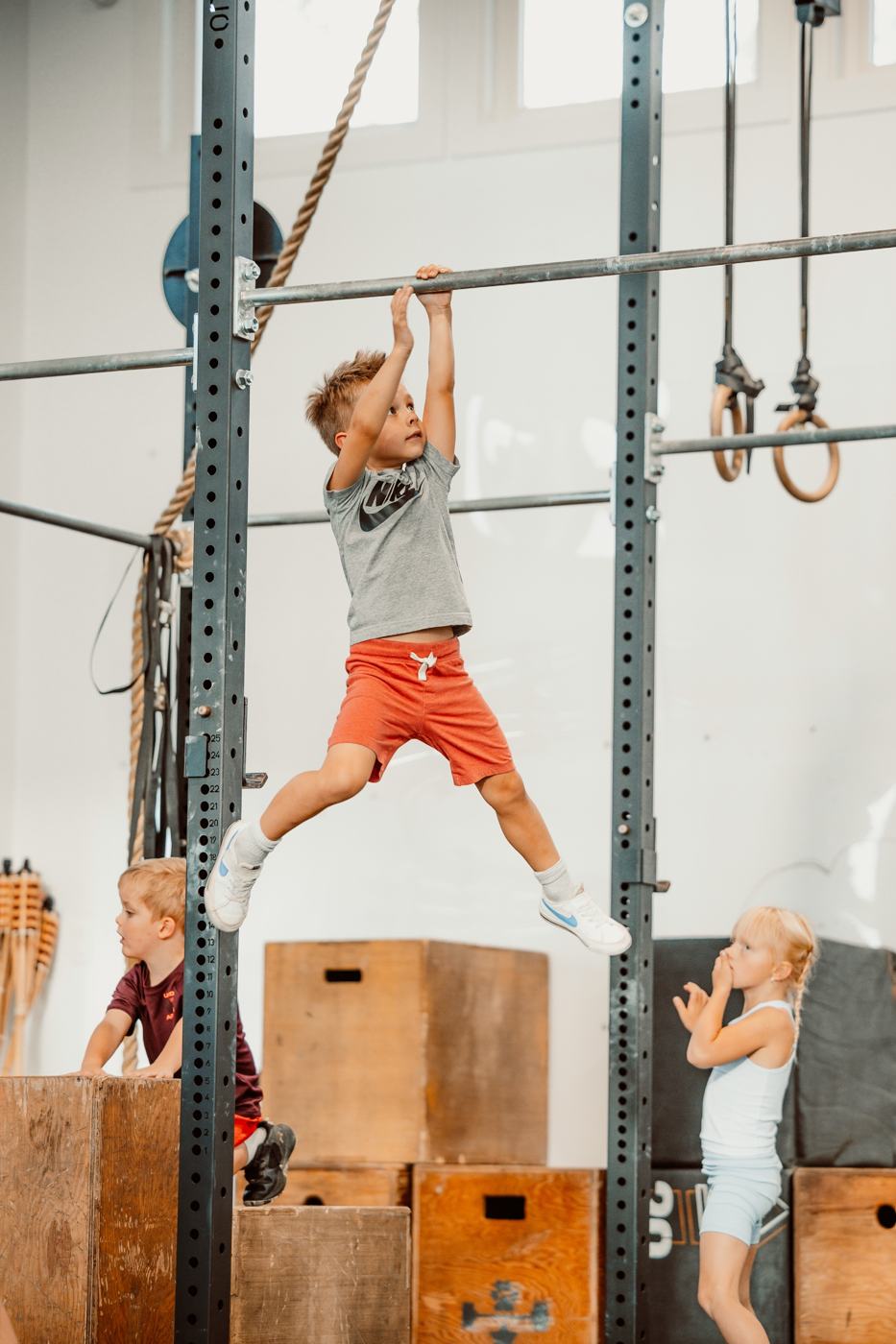 Little Lifter hanging from the pull-up bar